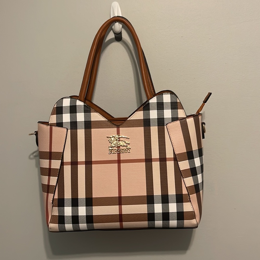 SPECIAL! Classy Purse W/ Matching Wallet